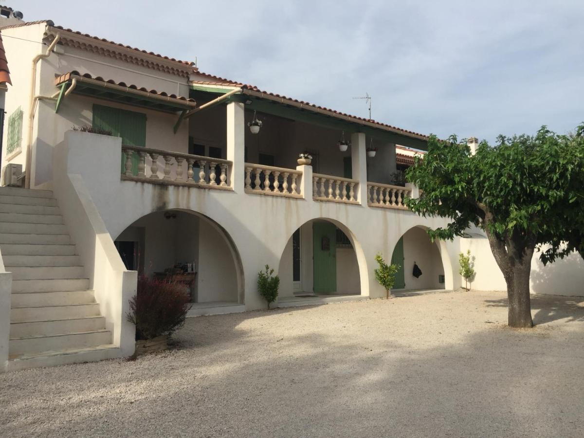 Sur Les Pas De Pagnol Panzió Aubagne Kültér fotó